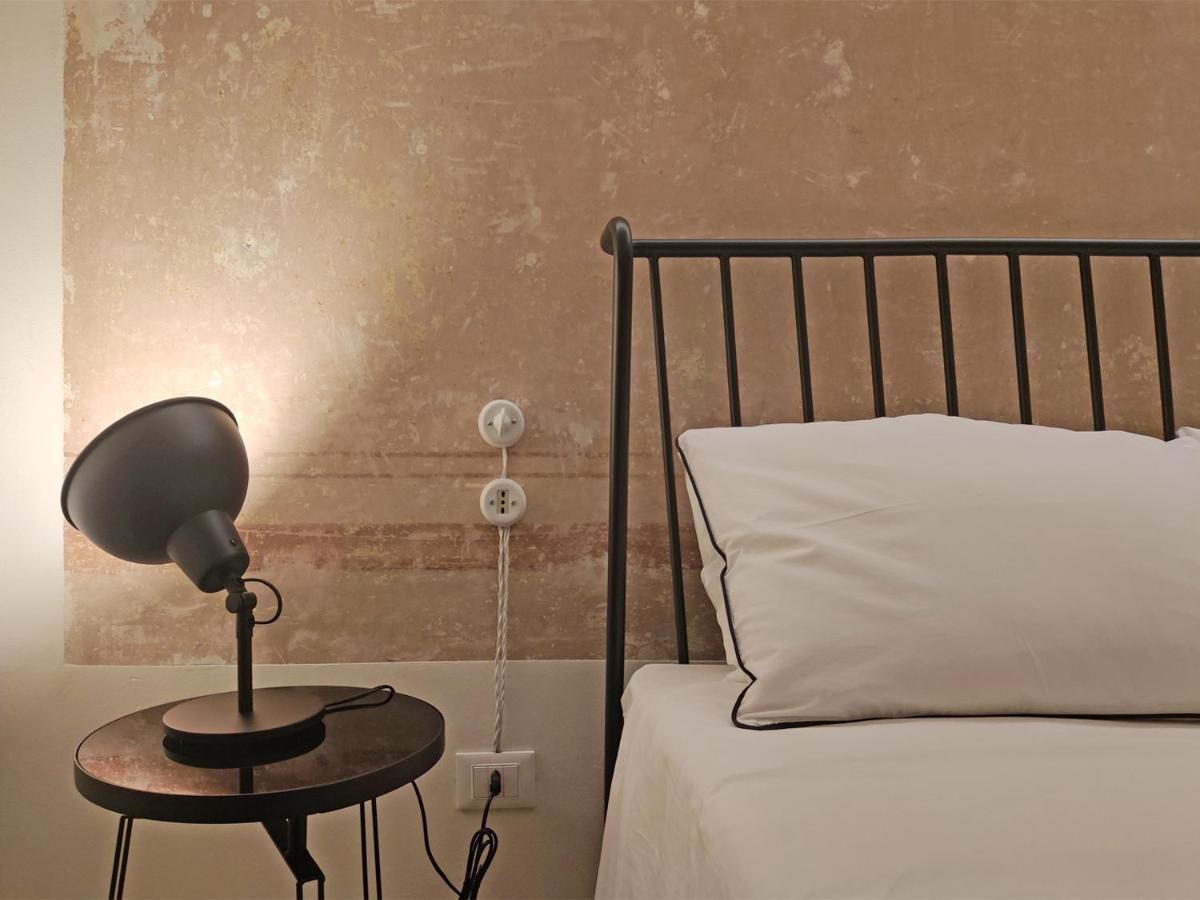 Bassi77 - Rooms & Apartments Trapani Bagian luar foto