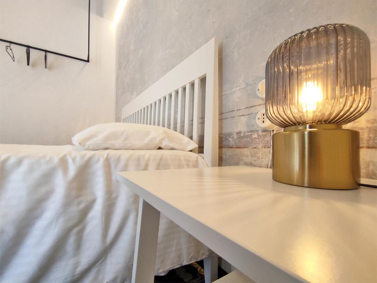 Bassi77 - Rooms & Apartments Trapani Bagian luar foto