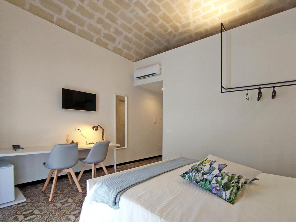 Bassi77 - Rooms & Apartments Trapani Bagian luar foto