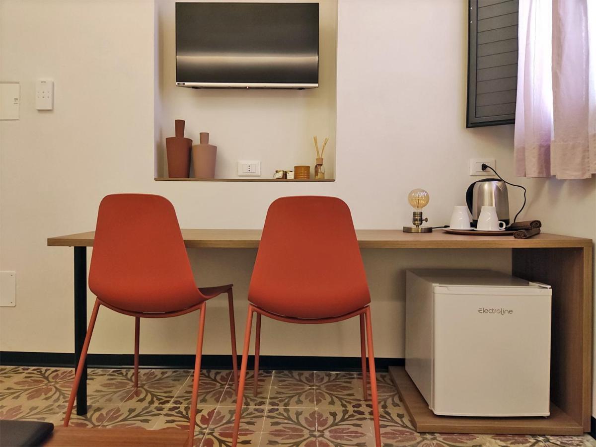 Bassi77 - Rooms & Apartments Trapani Bagian luar foto