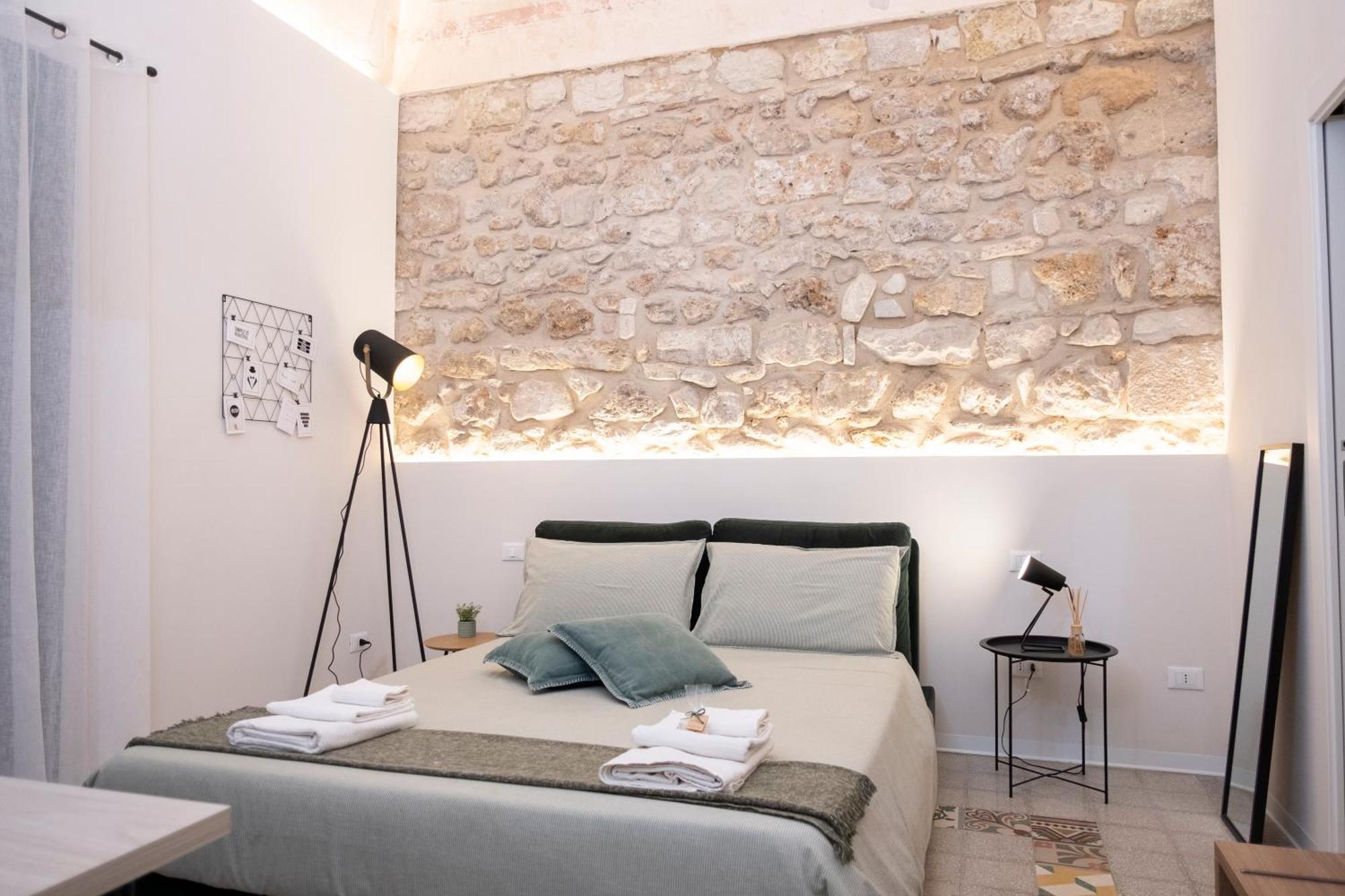 Bassi77 - Rooms & Apartments Trapani Bagian luar foto