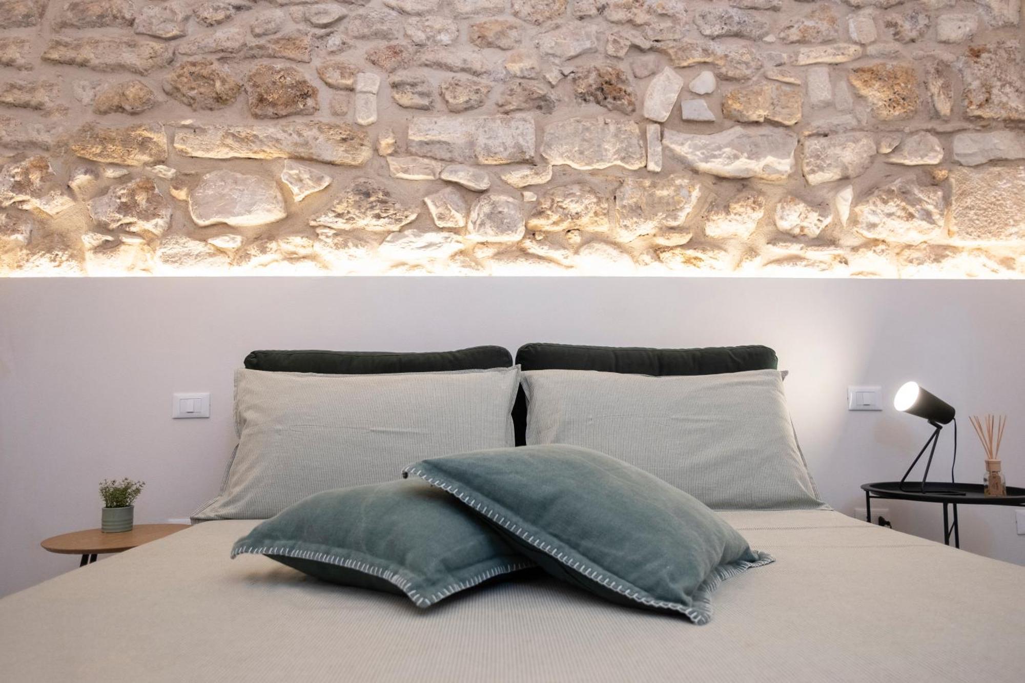 Bassi77 - Rooms & Apartments Trapani Bagian luar foto