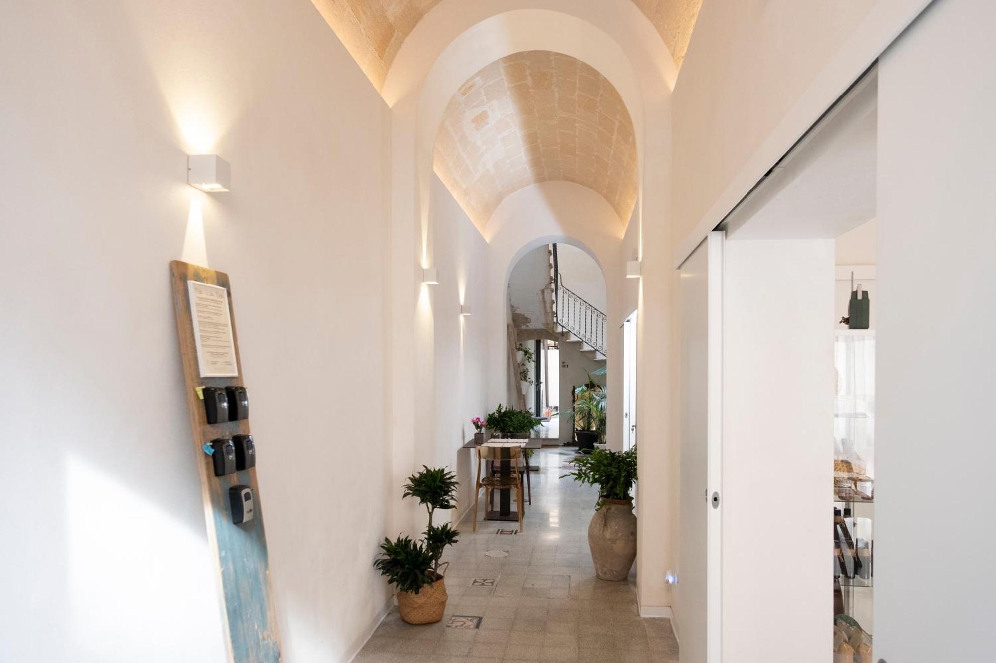 Bassi77 - Rooms & Apartments Trapani Bagian luar foto