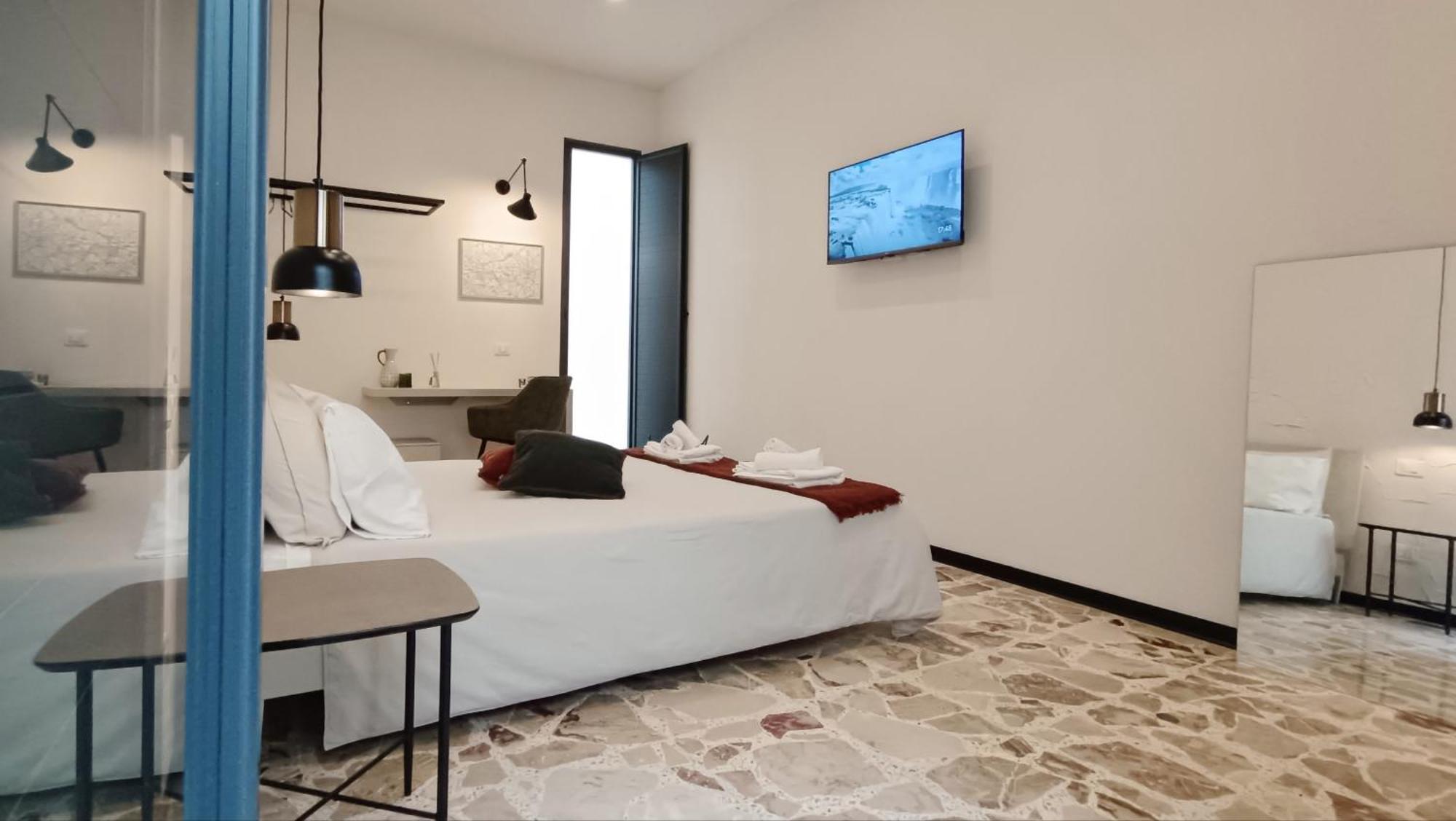 Bassi77 - Rooms & Apartments Trapani Bagian luar foto