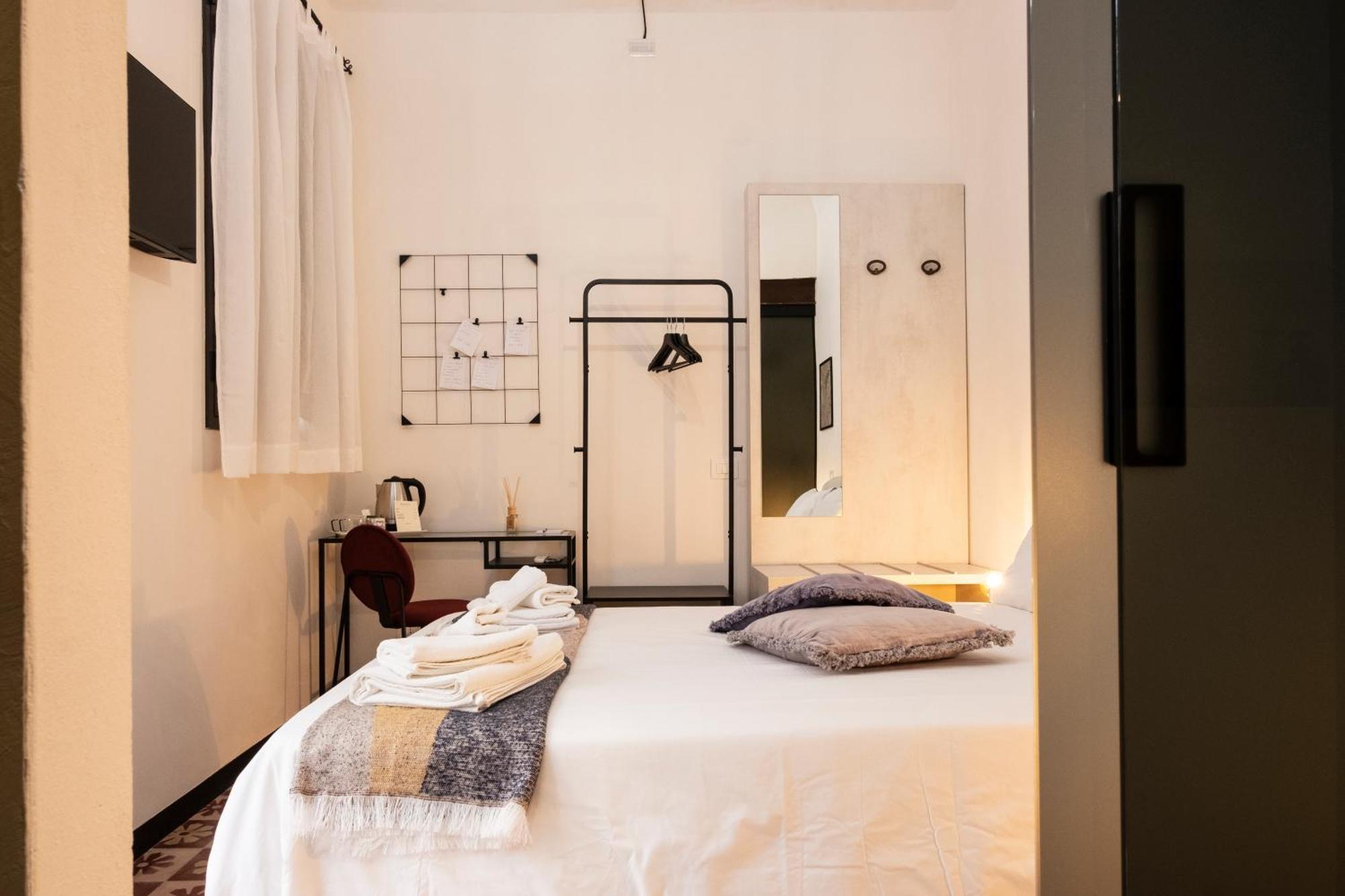 Bassi77 - Rooms & Apartments Trapani Bagian luar foto