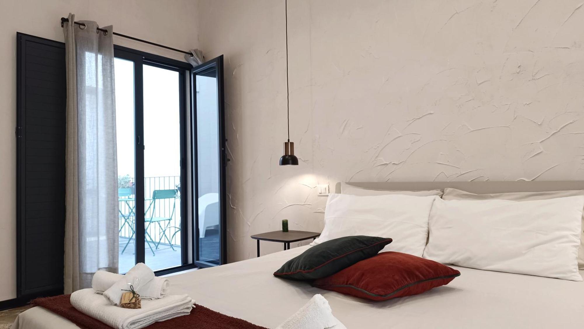 Bassi77 - Rooms & Apartments Trapani Bagian luar foto